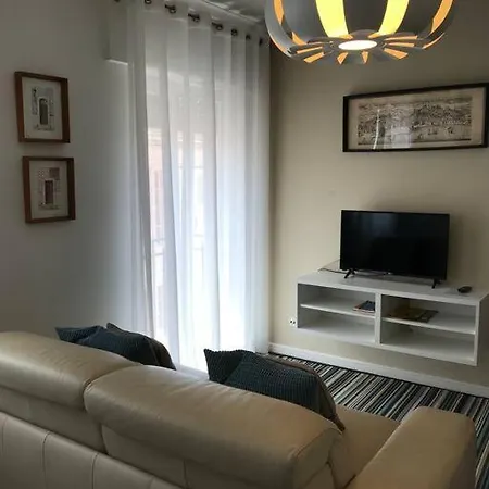 New Cosy & Charming In Campolide - 3a