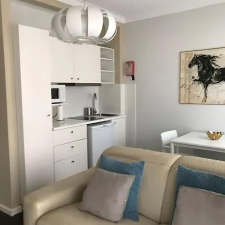 Apartment New Cosy & Charming In Campolide - 3a